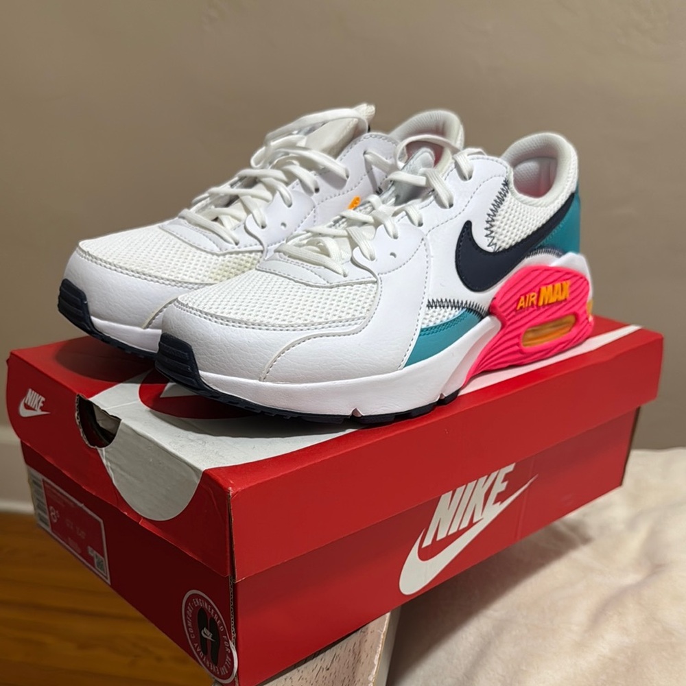 Nike Air Max White and Pink Sneakers NWT